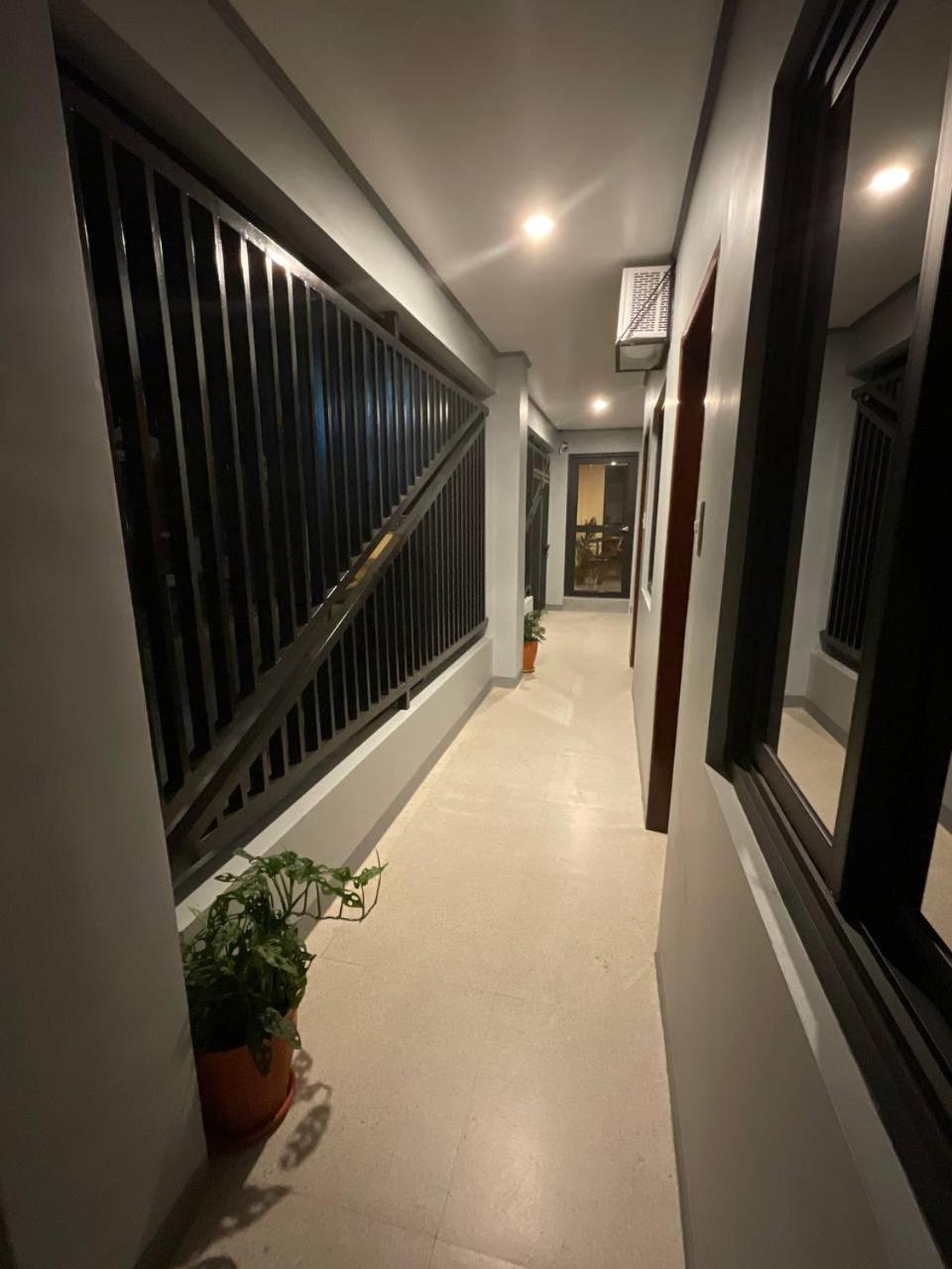 Halajo Bnb Transient Laoag Esterno foto