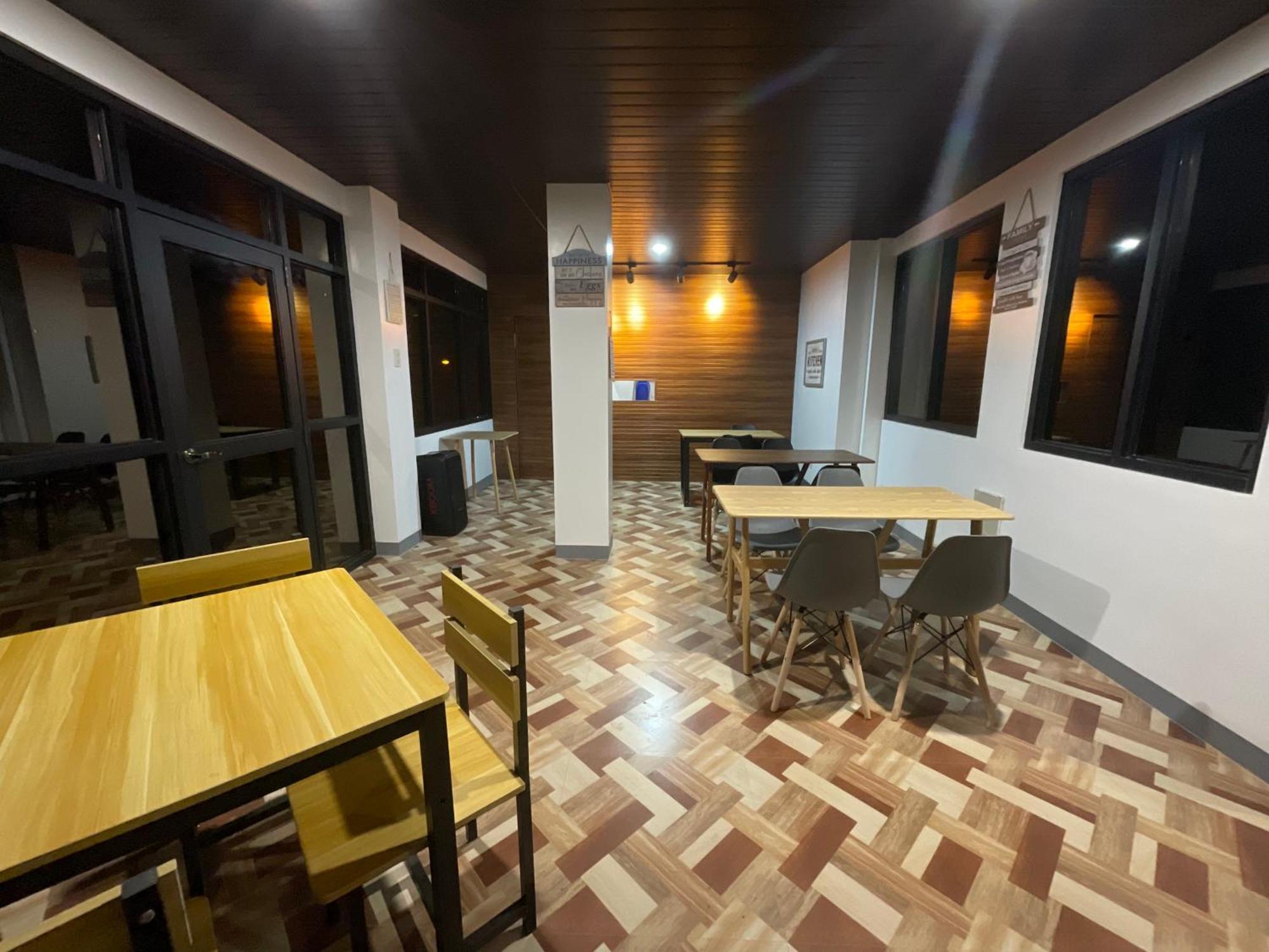 Halajo Bnb Transient Laoag Esterno foto
