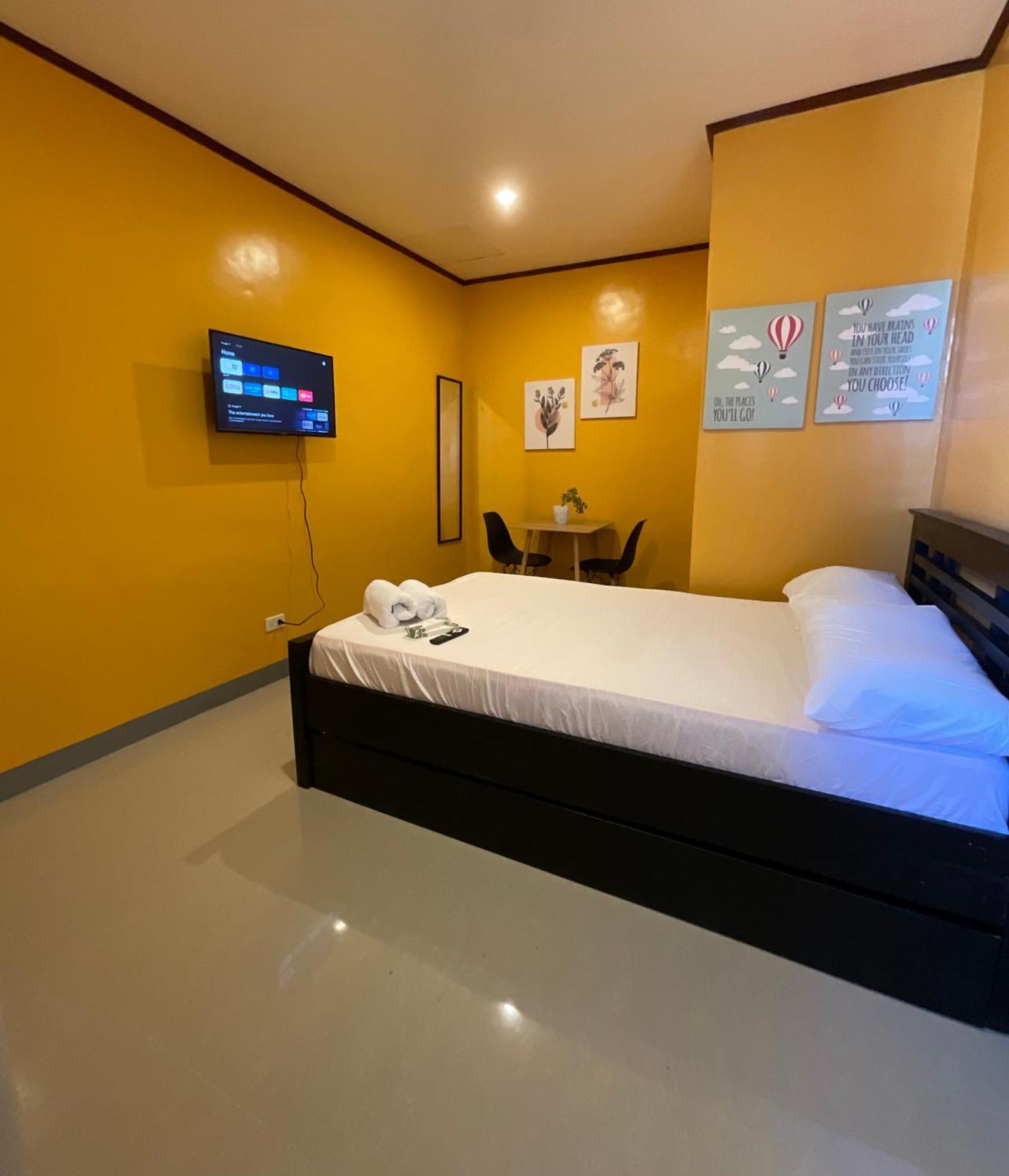 Halajo Bnb Transient Laoag Camera foto